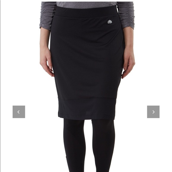 Snoga Dresses & Skirts - Snoga workout skirt ankle leggings